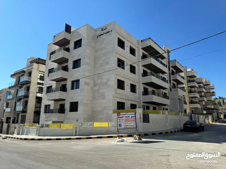 شقة للبيع مميزة جدآ في البنيات طريق المطار جامعة البترا ثالث مع الروف من المالك مباشرة