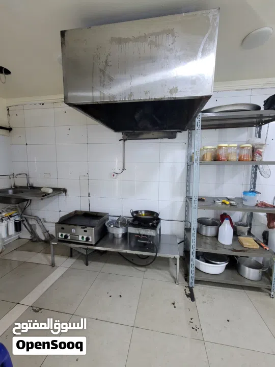 السلام عليكم ورحمة الله وبركاته مطعم في الرفاع الشرقي بوكوارة  معروض للبيع كامل متكامل وبسعر مناسب ل