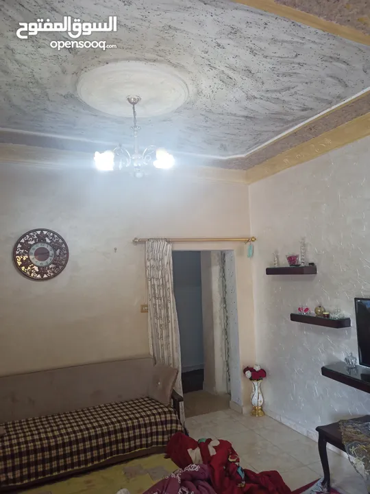 عماره مميزه في حي مميز بسعر جيد مناسبه لعائله مدخل مستقل قوشان مفروز اربع طوابق كل طابق مسطح 155 متر