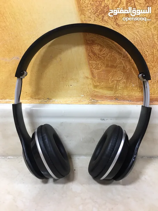 سماعة سلك مع Aux للبيع نظيفه وصوت قوي HZ-100  headphone