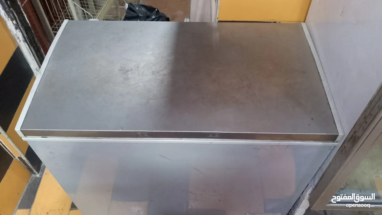 فريزر بطح بحاله الوكاله