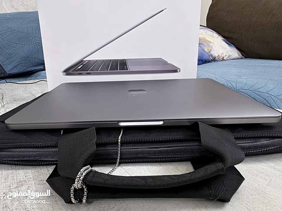 MacBook Pro 2020 اخو الجديد + شنطة جديدة هدية
