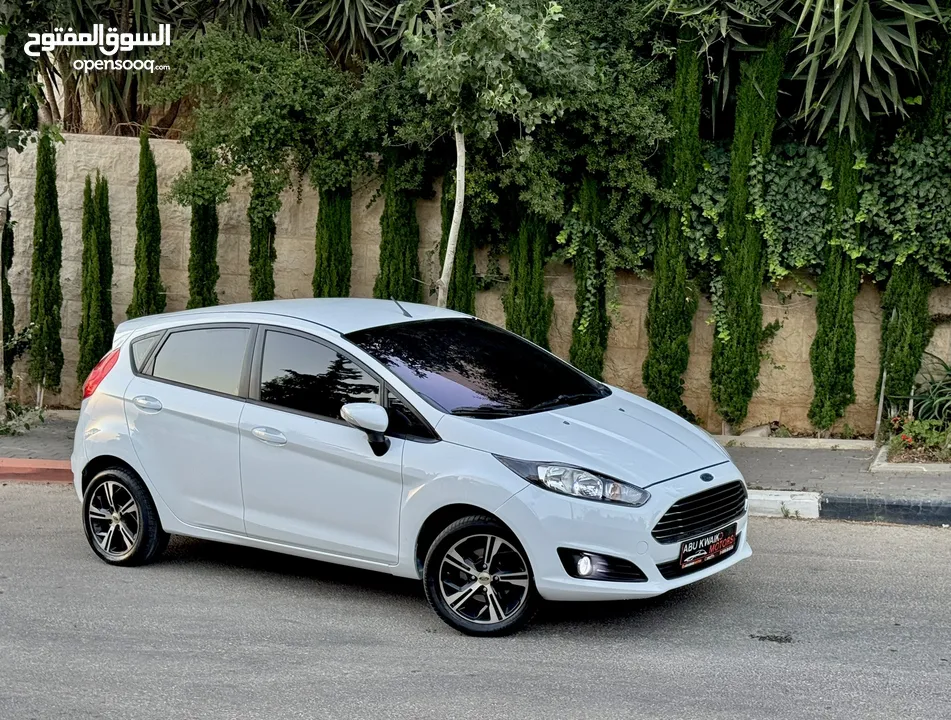 ‏Ford Fiesta 2017 ، اوتوماتيكك ،  مطور 1600 ،، فحص ممتاز تخلو من الحوادث او الضربات اغلبها بوية شركة