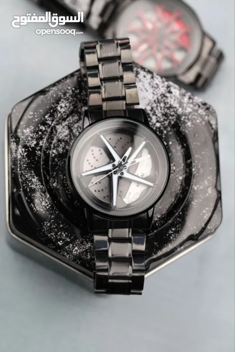 ساعة الجنط الشبابية المميزة / متحركة من الداخل