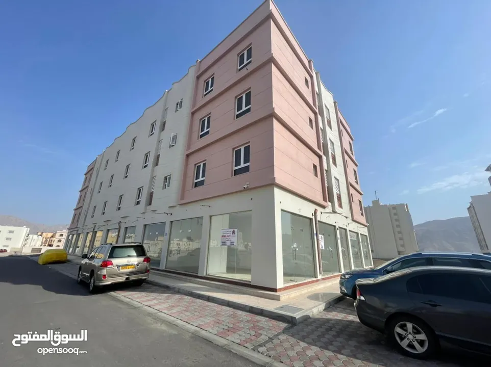 محلات للإيجار 3 اشهر مجانية في العامرات Shops for rent with a 3 month