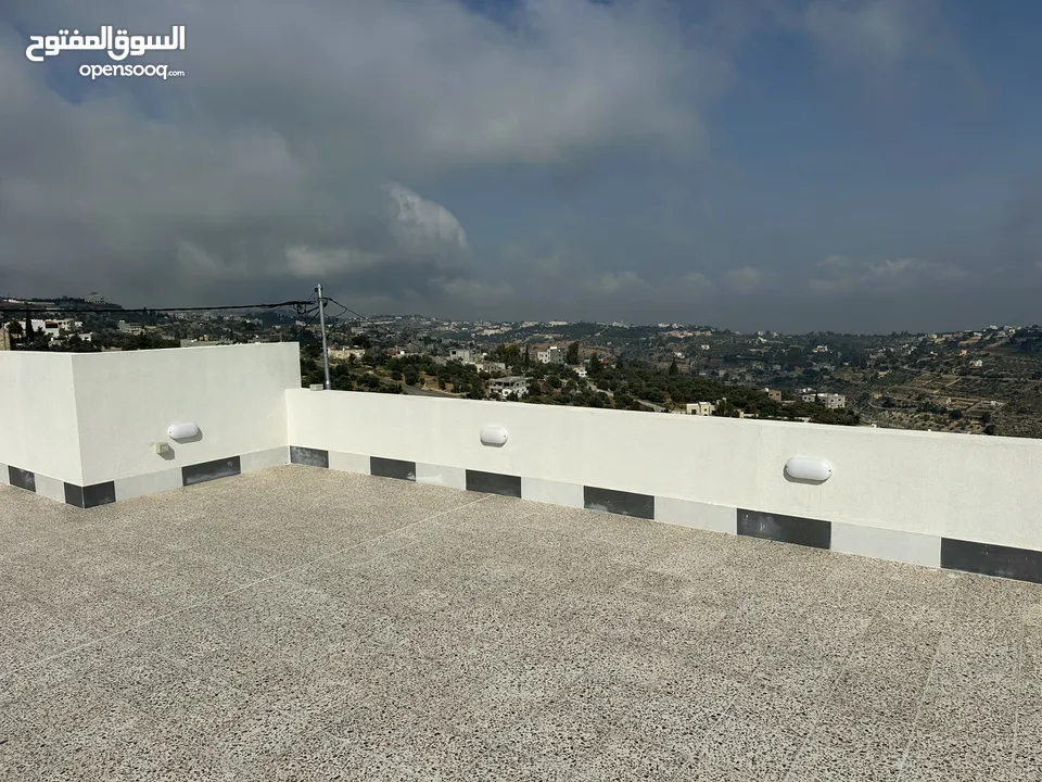 بيع بيت مستقل (فيلا) بالسلط  دعم الغزالات ,ام جوزة، تشطيبات فاخرى، بناء 230م ترسات 400م ,900م ارض