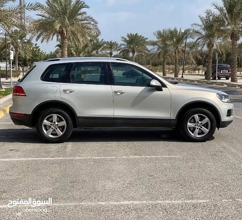 Volkswagen Touareg 2013 (Gold)