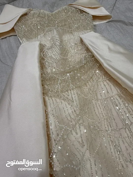 فستان جديد للبيع