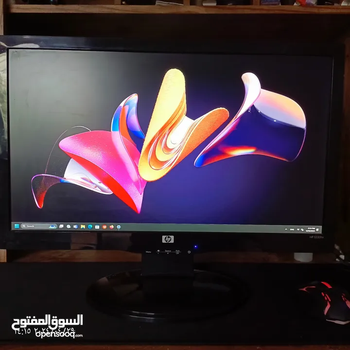 كمبيوتر جيمنغ مع شاشة للبيع