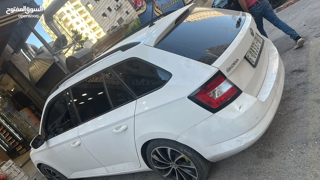 سيارة للبيع
