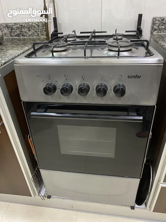 Cooking range 4 burners available after 4 May neat and clean