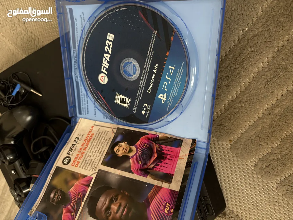 PS4 with cd fifa 23 and original wires
