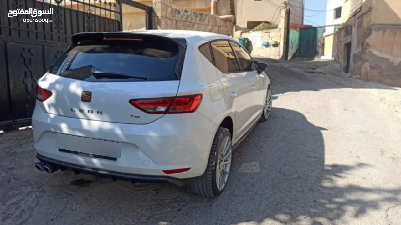 سيات ليون2015 مطور1200تيربو اتوماتيك ماشية 145فقط فحص نخب دهان شركة بالكامل عدا جناح امامي