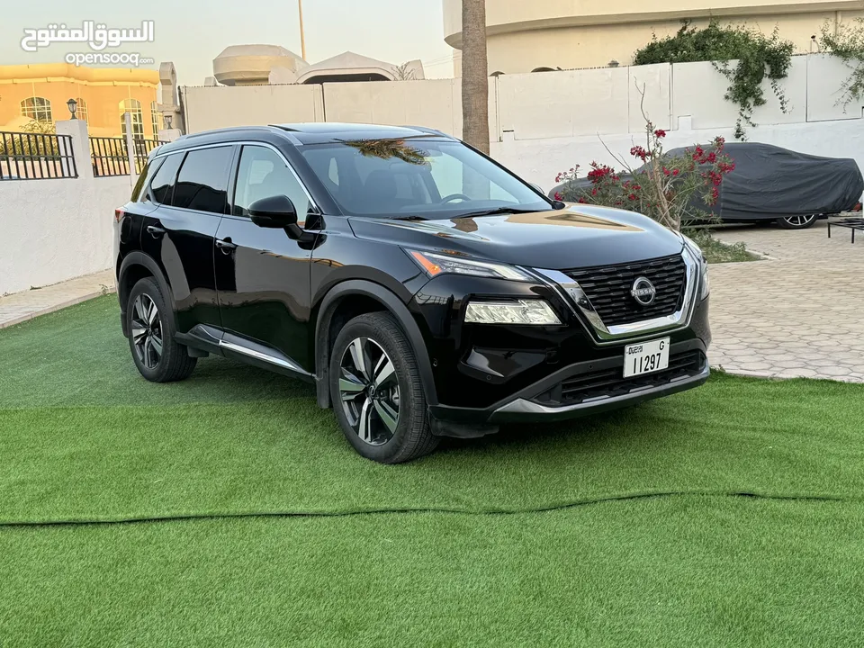 Nissan rogue 2023 clean a car