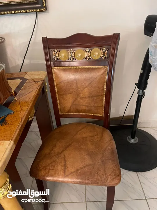 كنب وسفرة وفضية