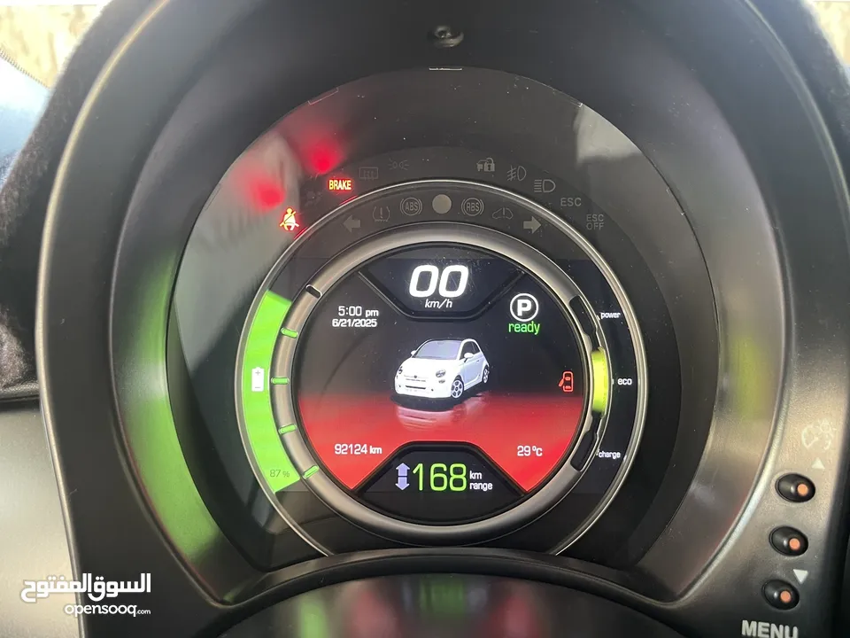 فيات 500e كهرباء للبيع موديل 2017 ممشى قليل بحالة ممتازة fiat 500e 2017