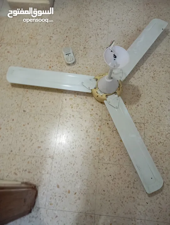 مروحة سقف بحالة ممتازة جدا