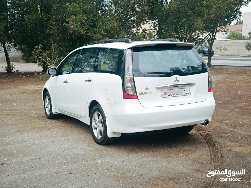 MITSUBISHI GRANDIS 2005 EXCELLANT CONDITION 180