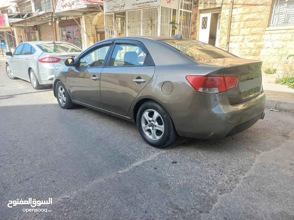 كيا فورتي سيراتو قير اوتوماتيك موديل 2010 بسعر مغري