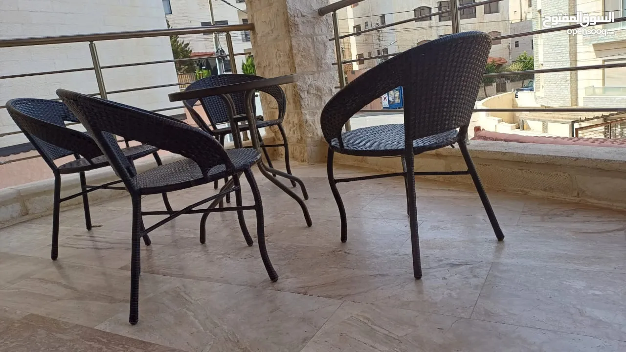 شقة مفروشة فرش مودرن في - دير غبار - ثلاث غرف نوم و بلكونة (6623)