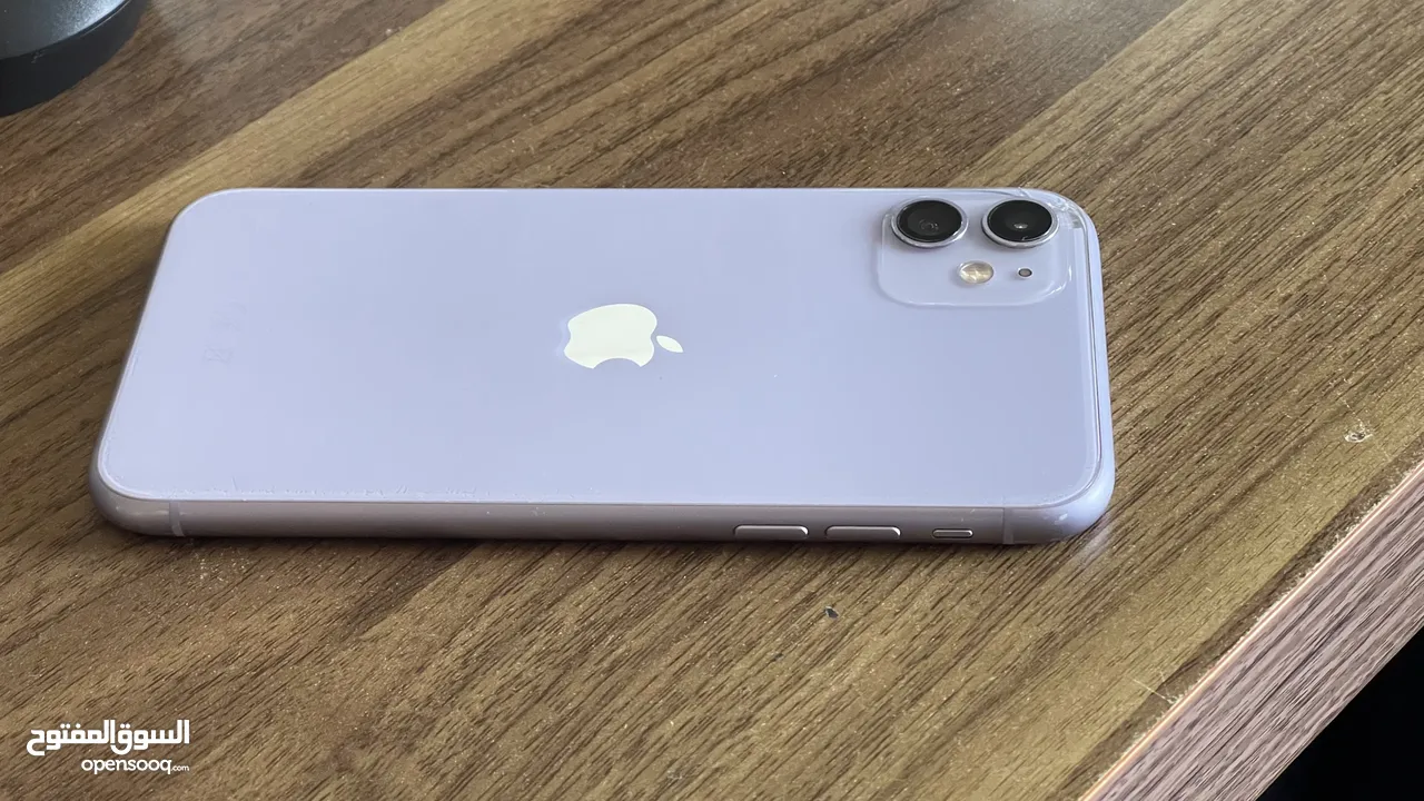 Iphone 11 64GB بحالة الوكالة