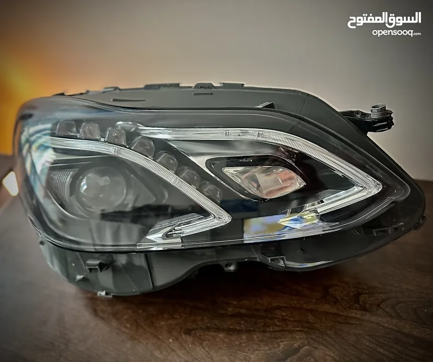 للبيع ضو امامي يسار Mercedes E-Class 2014-2016  شكل dynamic led