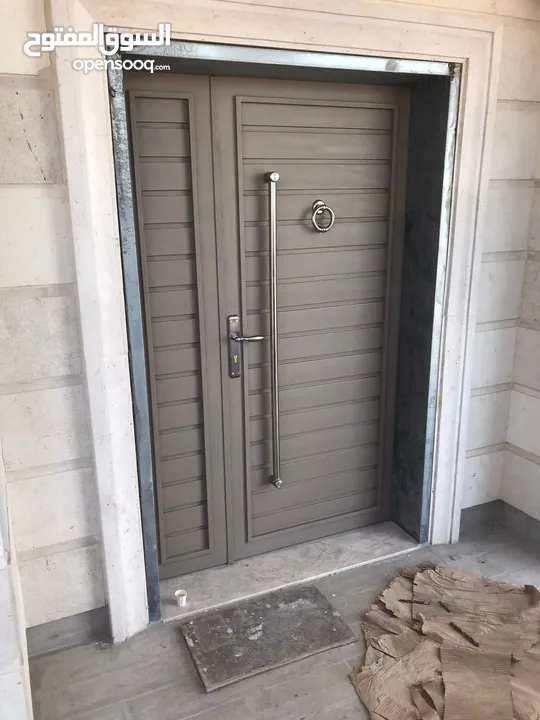 حرق اسعار على الابواب وحراسات للجدران والشبابيك ودربزينات وبرجولات للمنازل والحدائق