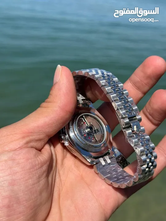 ساعات Rolex Datejust كوبي درجة أولى بتفاصيل دقيقة ولمسة فخامة واضحة. مكينة مكشوفة، كستك صب ثقيل،