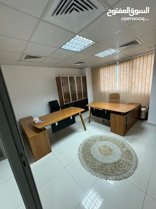 اساس مكتبي فاخر جديد (مستعمل شهرين فقط )Basic luxury office, used for only two months, in Ghubrah