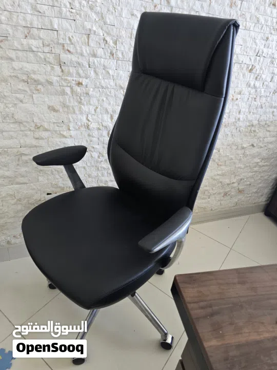 Office Furniture Set for Sale – Almost New!