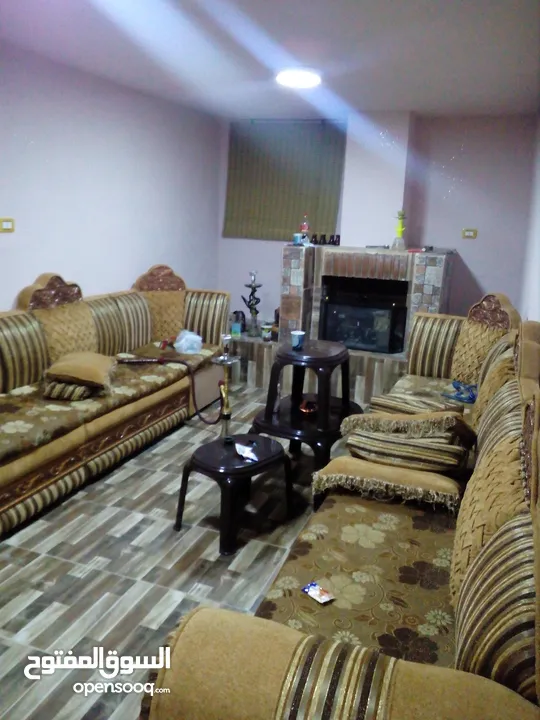 بيت طابقين للبيع
