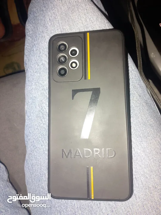 جهاز سامسونج جلاكسي A52 بحالة ممتازه