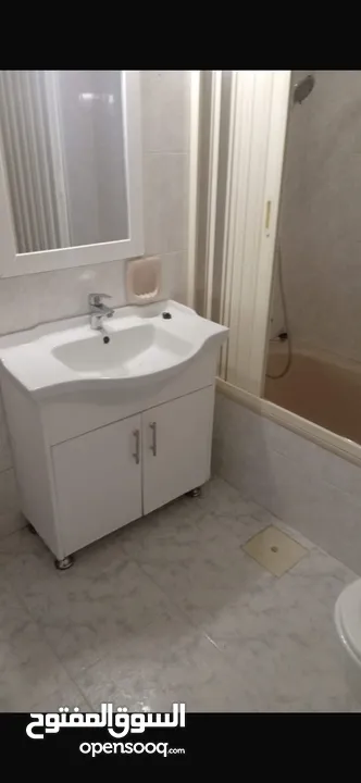 شقة فارغة للإيجار في ام اذينة - ref : 14555