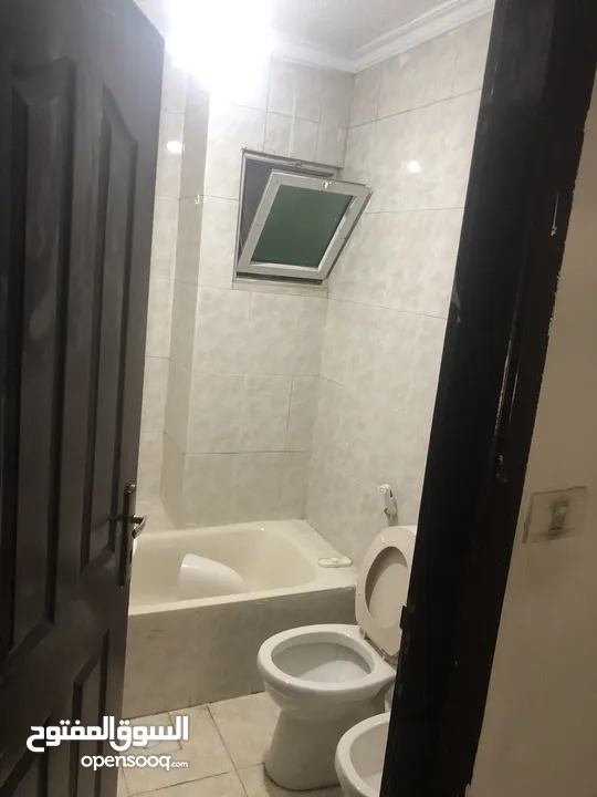 Empty apartment for Rent