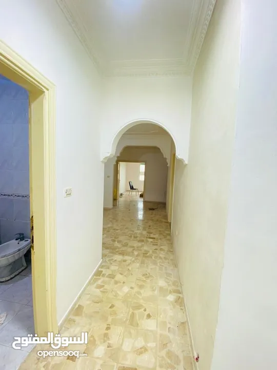 شقة طابق ثالث للبيع في ضاحية الأمير حسن مقابل الأحوال المدنية