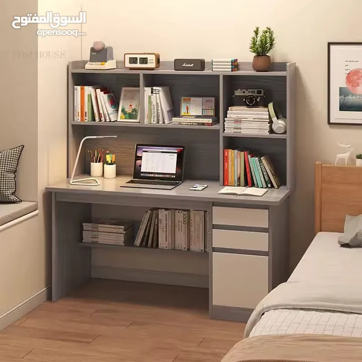 ادراج وحجيرات تخزين لكل أغراضك  مساحة مرتبة للابتوب او الكمبيوتر  سهل التجميع ومعاه المفك الخاص به