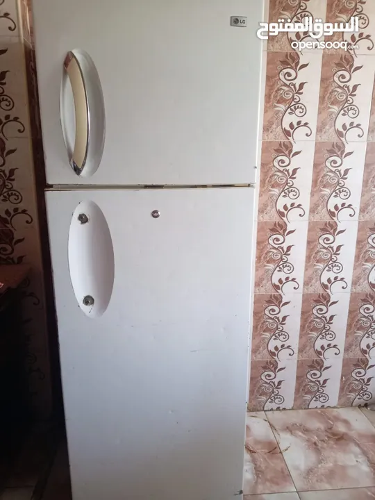 ثلاجه عدد2 وغسالة