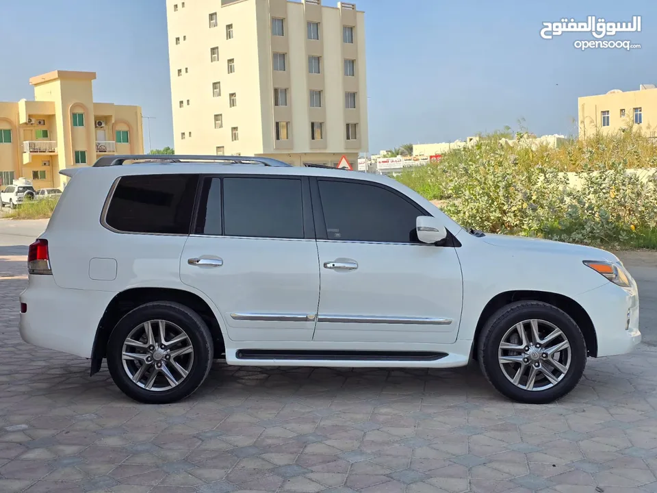 Lexus LX 570 GCC V8 2012 price 89,000 AED