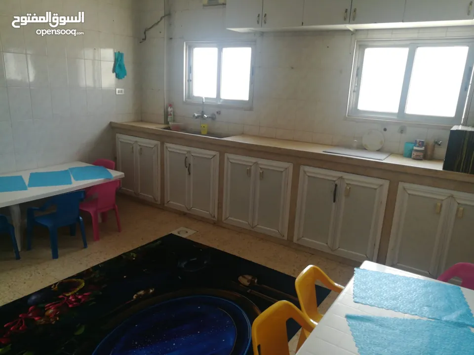 أثاث حضانه بحالة ممتازة للبيع