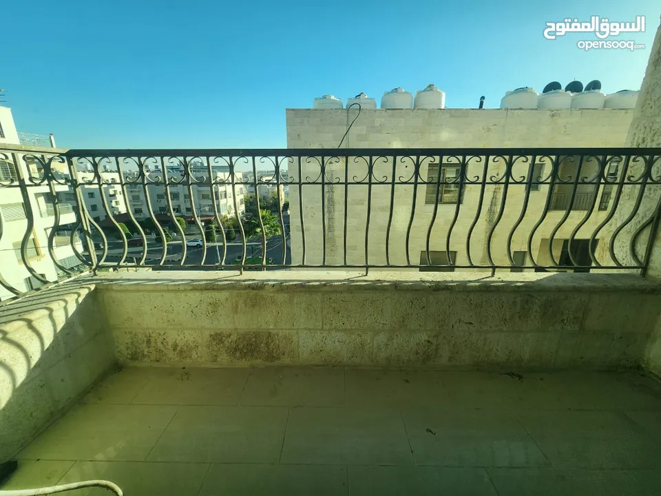 شقة للبيع في دير غبار ref : 14399