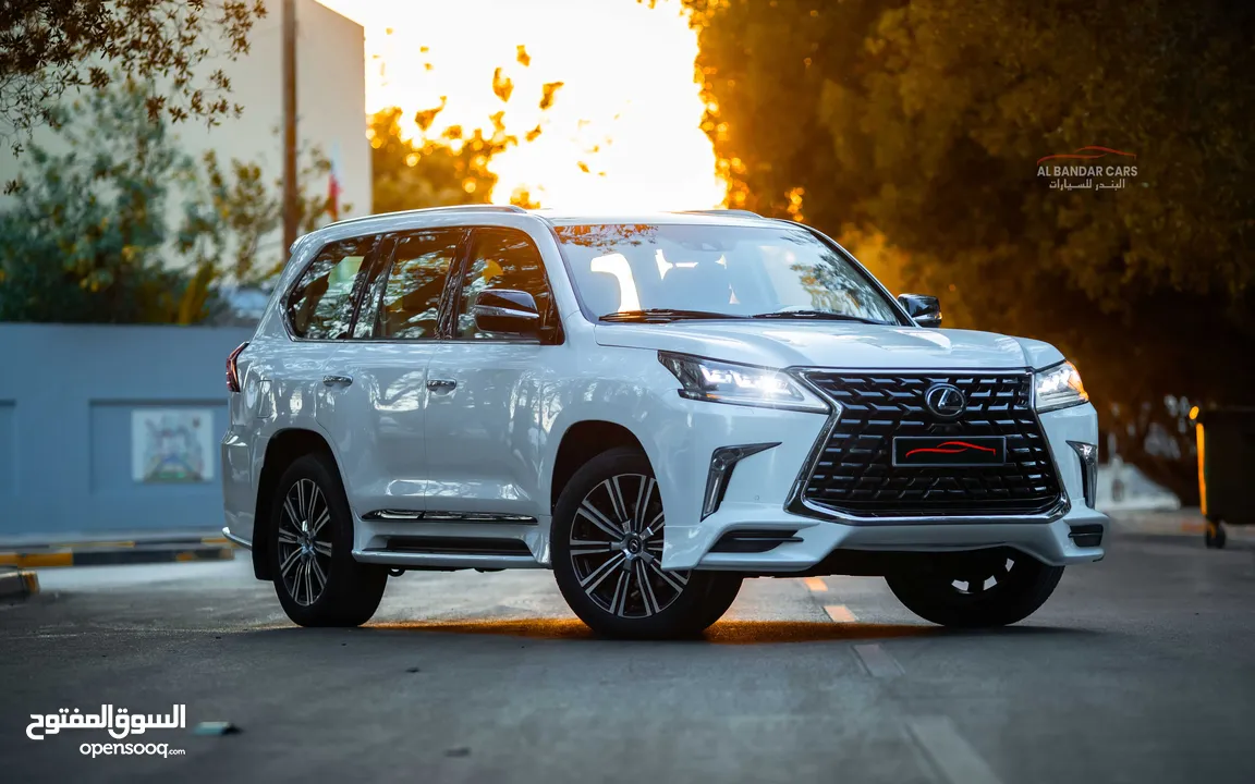 LEXUS LX570  ZERO ACCIDENT  SINGLE OWNER  2016  WHITE