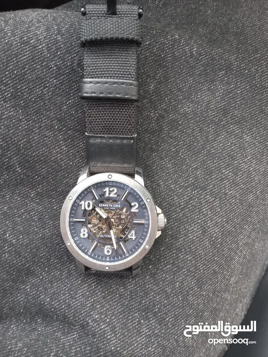 ساعة Kenneth Cole  بحالة ممتازة اصلي ممتازة ممتازة ممتازة