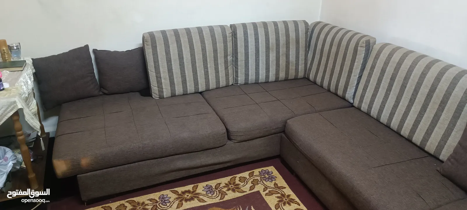 طقم كنب كورنر للبيع ب 100 دينار