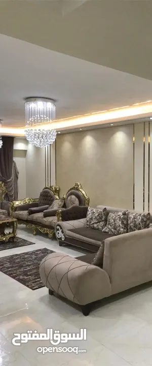 شقه للايجار مفروشه 4 غرف في الشيخ زايد