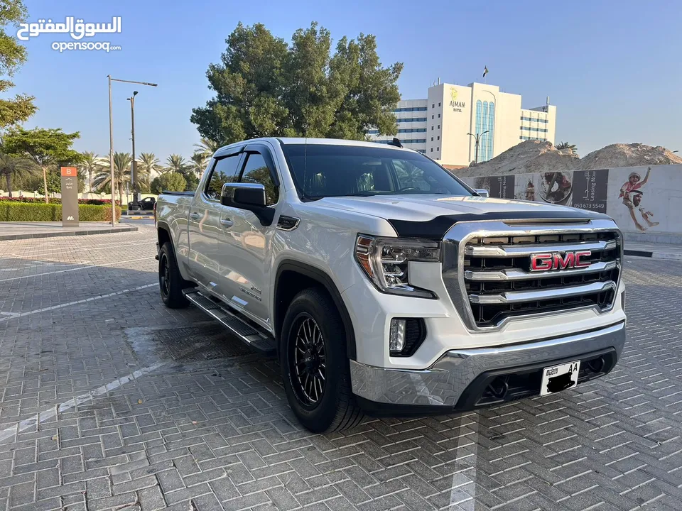 EXCELLENT CONDITION GMC SIERRA 2019