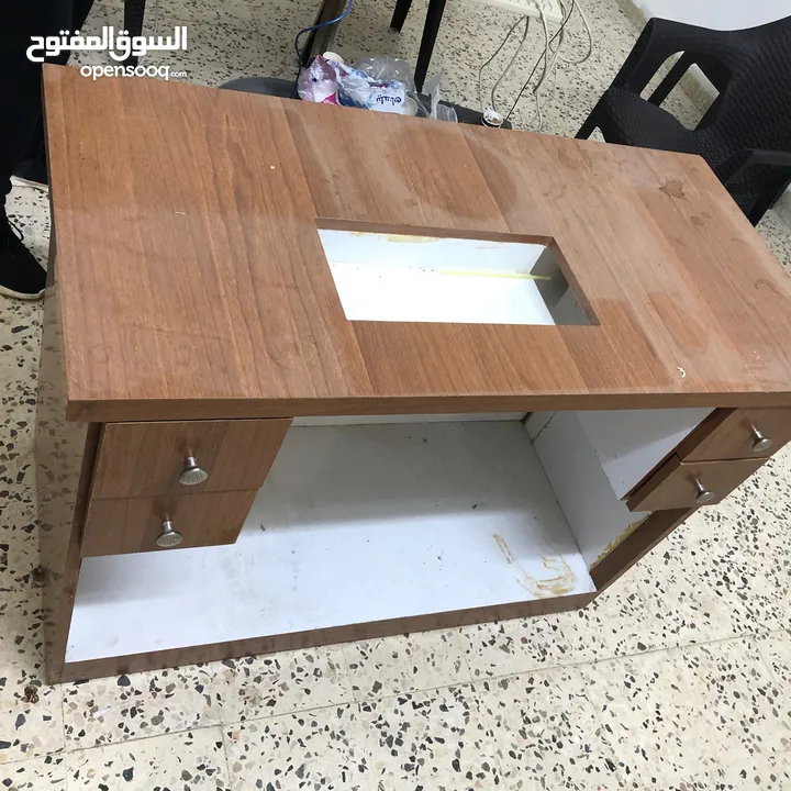 طاولة خياطة تفصيل للبيع