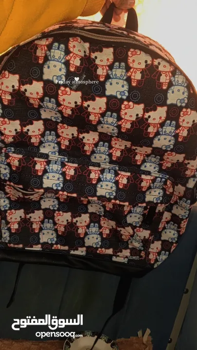 شنطه ظهر اللون اسود السعر 25 شيكل