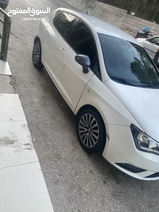 سيات كونيك للبيع