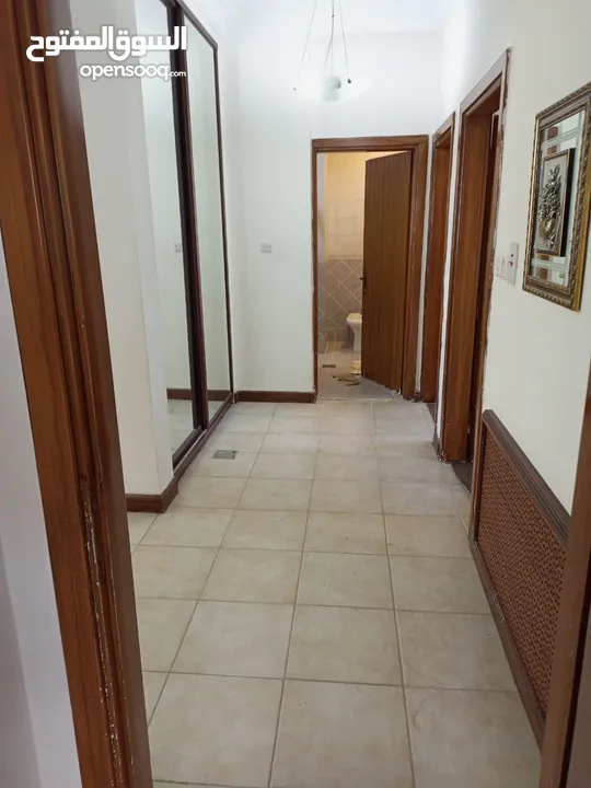 شقه للبيع شارع الجامعه