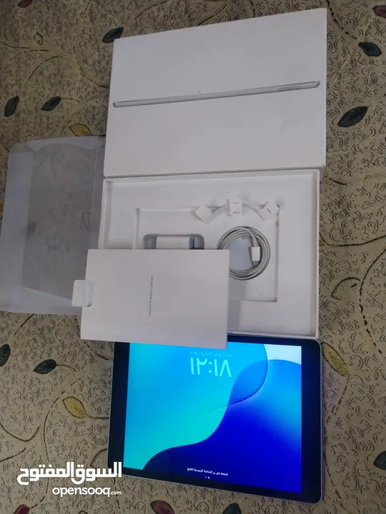 ايباد  الجيل  التاسع(64GB) Ipad 9 بطارية 90% بحالة الوكالة
